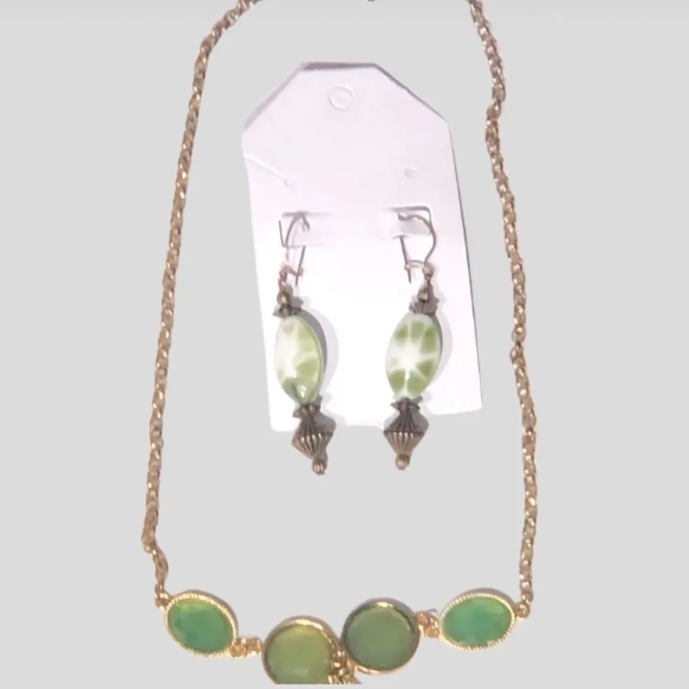 Necklace and Drop Earring Jewelry Set Green Gold Tone - Image 3