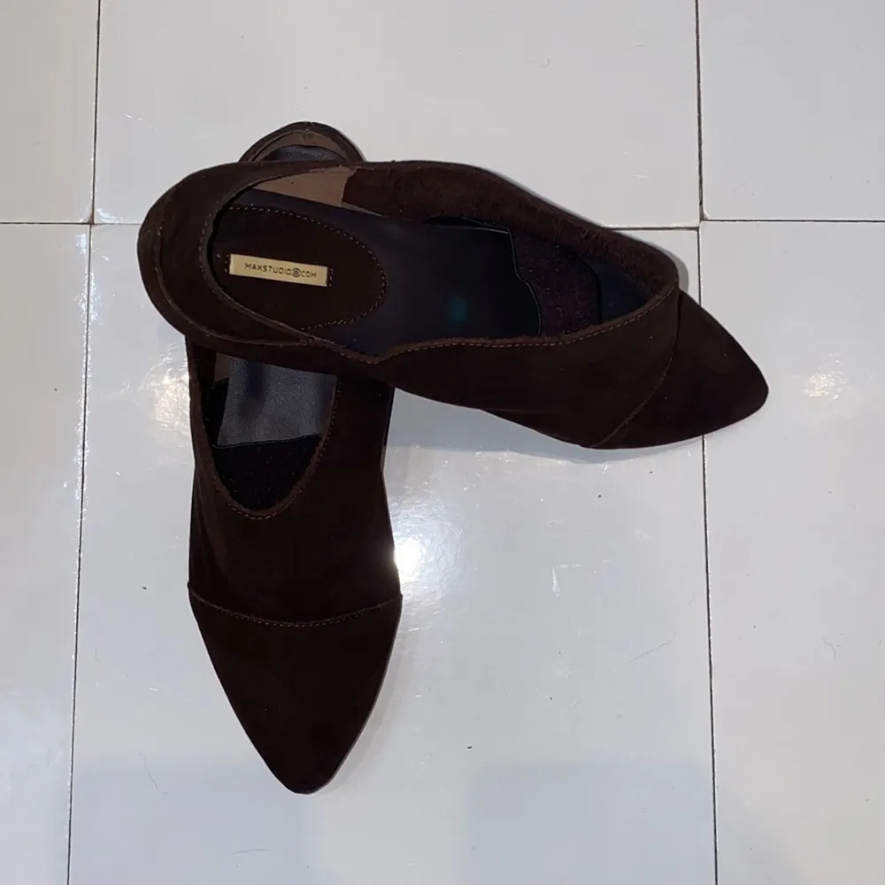 Max Studio Lively 2 dark brown 💯 suede flats. Traction bottom. Size 7.NWT/ box - Image 13