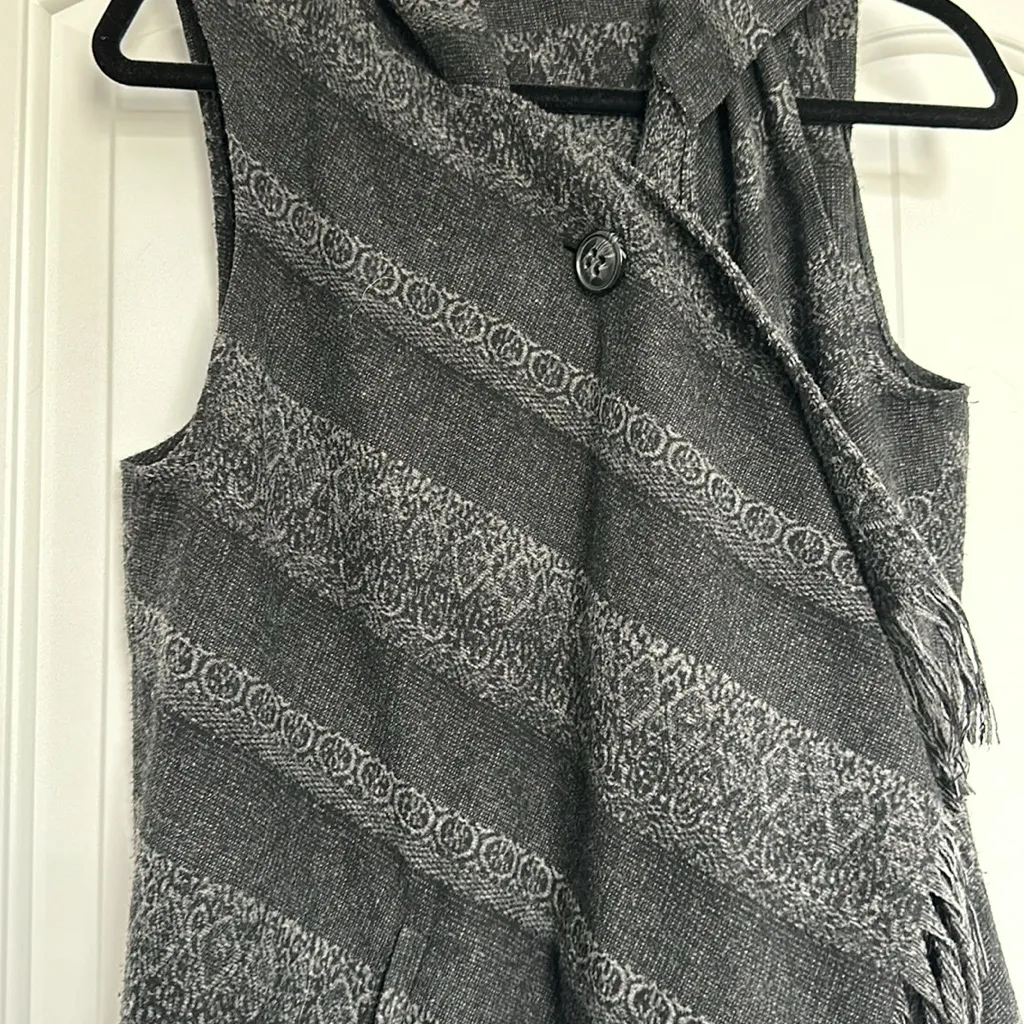 Fringe vest w/hood - Image 2