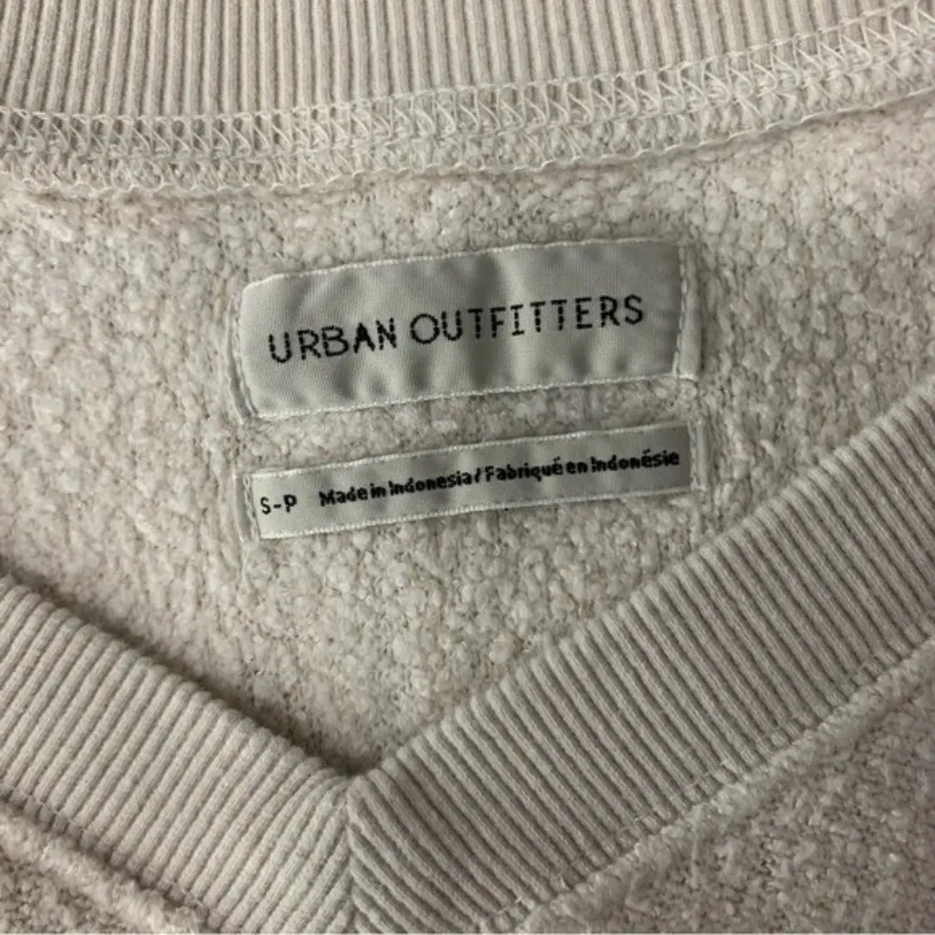 Urban Outfitters Cozy‎ Knit V Neck Long Sleeve Cropped Sweater Top Small Beige - Image 5