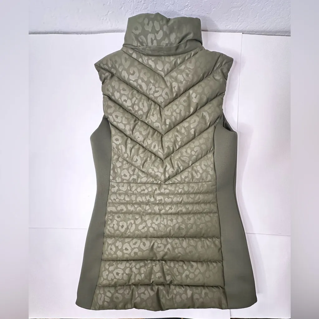Michael Kors Women's Quilted Trim Puffer Vest Size XS Green‎ Cheetah No Hood Zip - Image 13