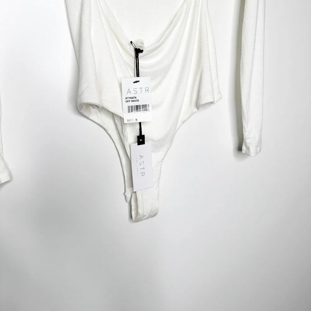 NWT ASTR The Label Prue Back Twist Bodysuit Long Sleeve Women's White Size S - Image 5