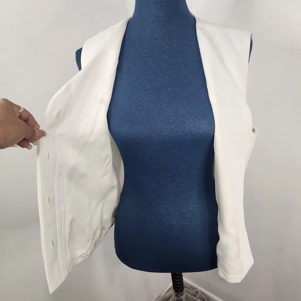 B Bennett White Lined Hidden Buttons Vest Size 14 - Image 8
