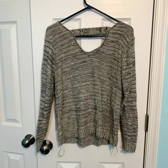 EVRI Heathered Knit V - Image 4