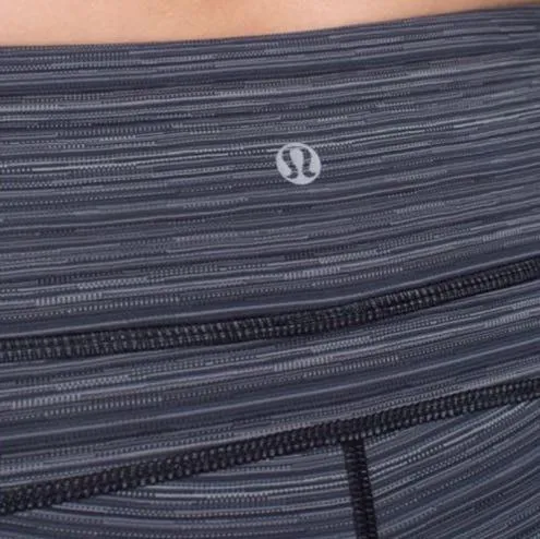 Run Top Speed Crop Cyber Stripe Size 8 - Image 8