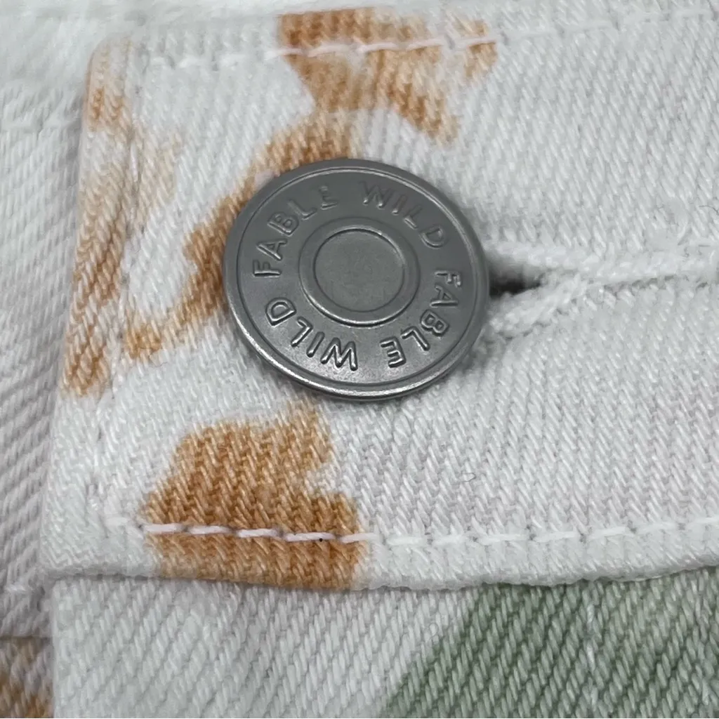 Wild Fable Multicolor Tie-Dye Cutoff White Jean Shorts-Size 8 - Image 3