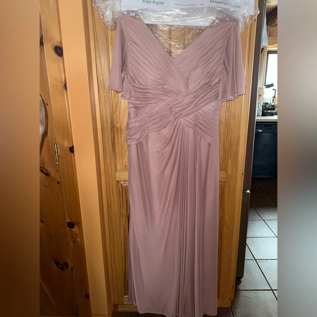 Azazie Mauve Maxi Dress with V-Neck - Image 3