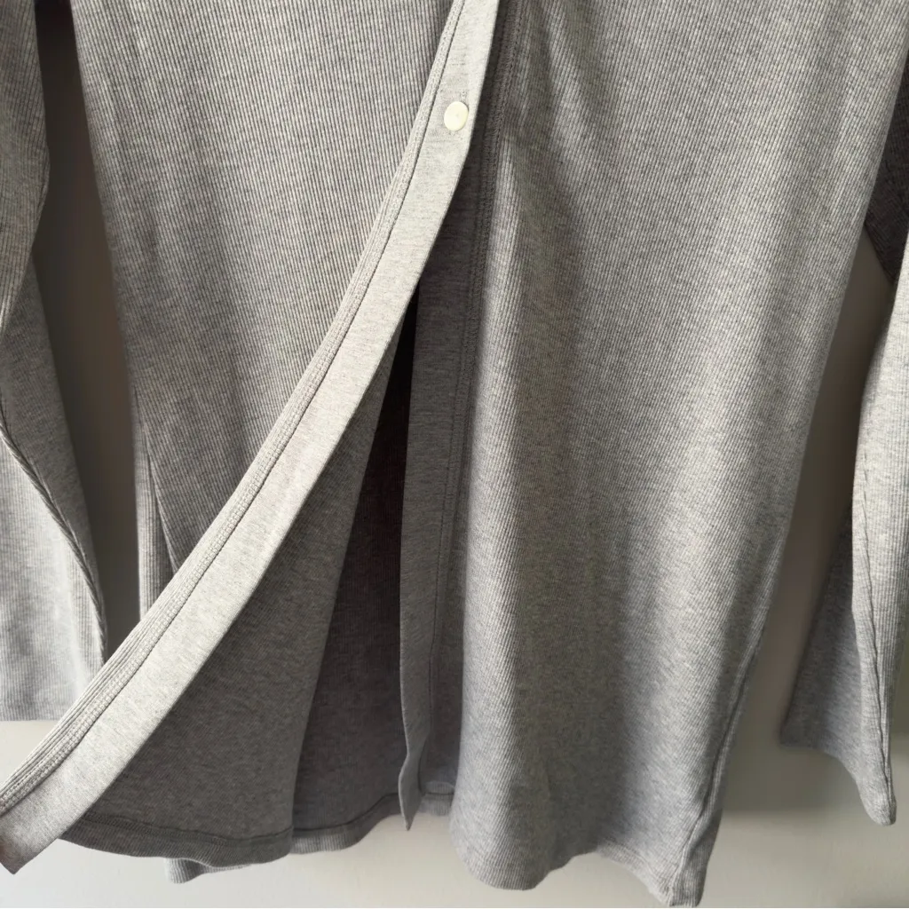 Elie Tahari Gray Long Sleeve Cardigan Half Button Front Minimalist Ribbed Solid - Image 3