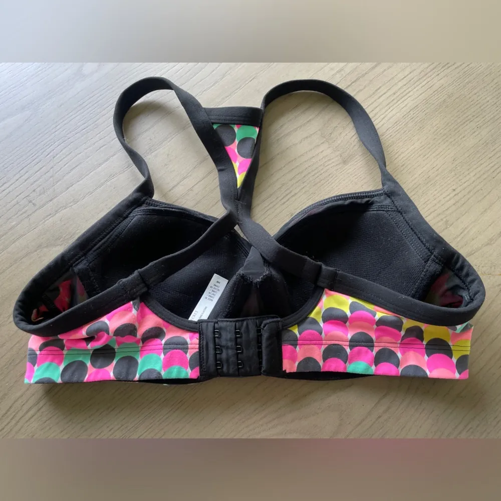 Victoria’s Secret VSX sports bra sz 34B euc - Image 3