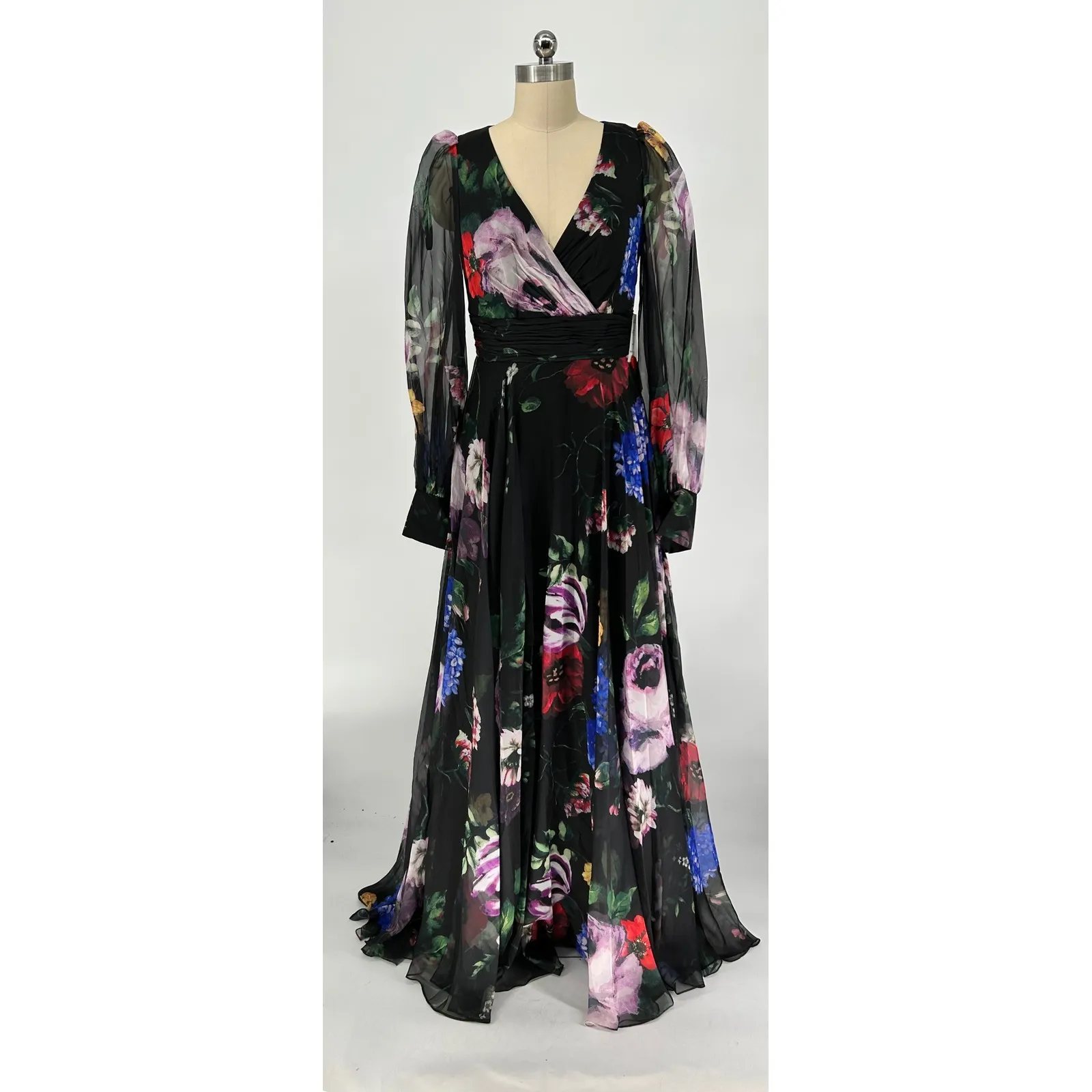 NWT  Mac‎ Duggal 67872
Black Chiffon Bishop
Sleeve Floral Print Gown Sz 4
$598 - Image 4