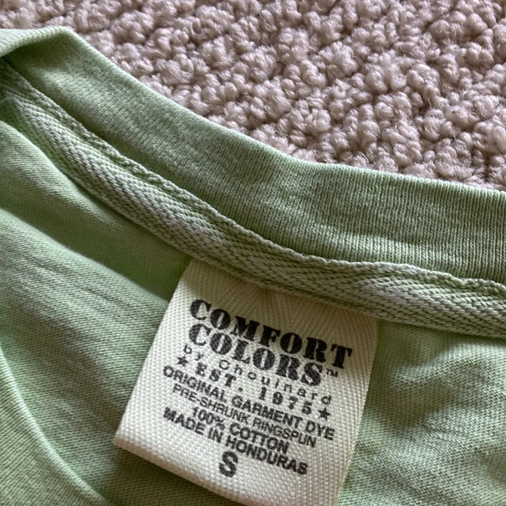 Comfort Colors Chickadees Green Short Sleeve Shirt Unisex Size Small Soft EUC - Image 3
