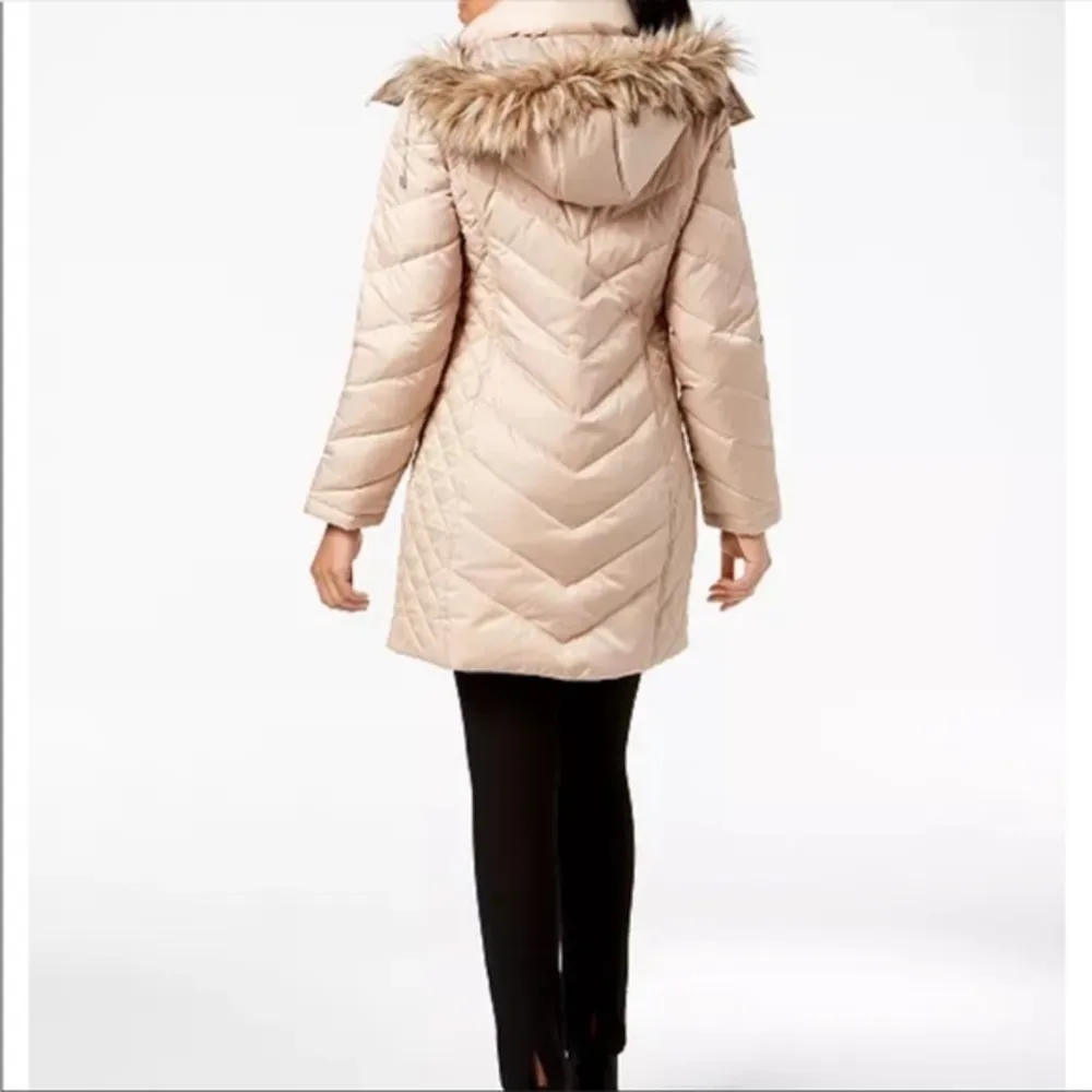 Kenneth Cole  • Tan Quilted Faux Fur Trim Hooded Down Puffer Coat - Image 35