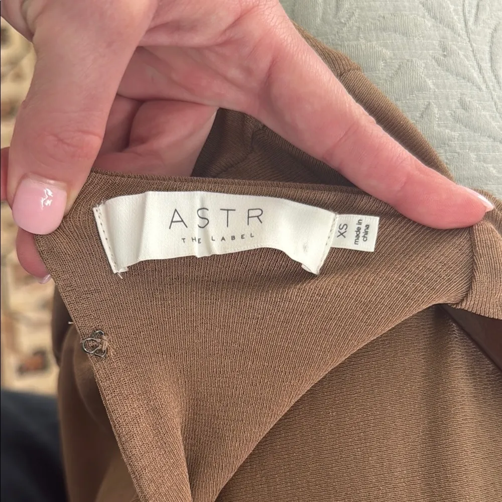 Astr Brown Ruched Bodycon Dress - Image 2