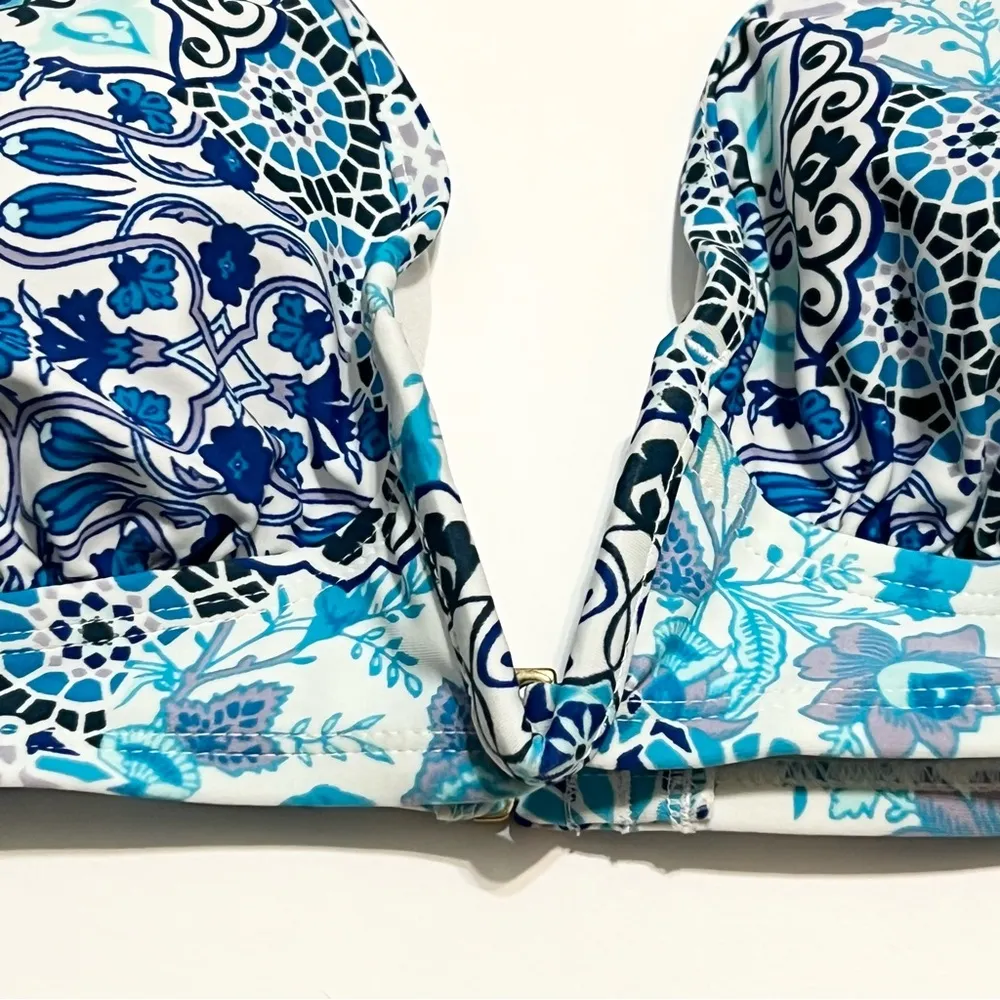 Kona Sol White Blue Patterned Bikini Top Adjustable Halter NWOT M - Image 5