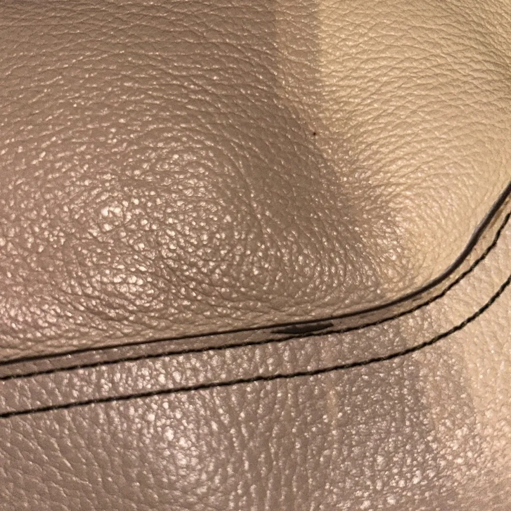 Stone Mountain Genuine Beige Leather Shoulder Bag with Black Accents Authentic - Image 10