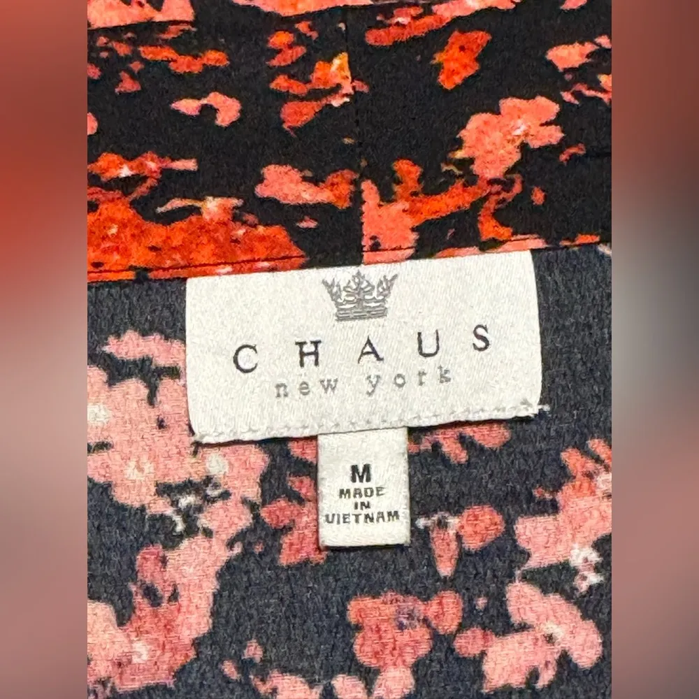 EUC Chaus New York Red, Pink, and Black Floral Open Front Shirt size medium - Image 11