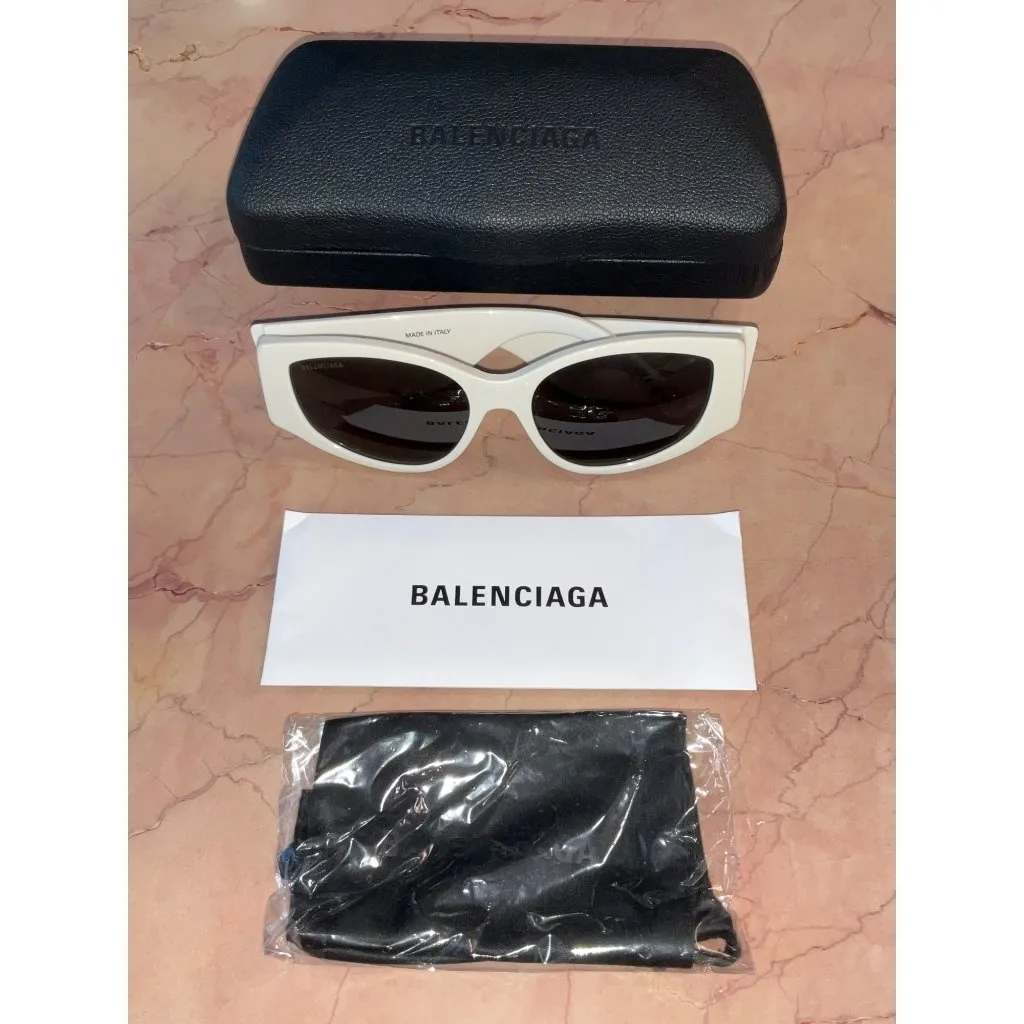 BALENCIAGA Max Sunglasses in Ivory New with Case Womens BB0258S-003 Sunnies - Image 5