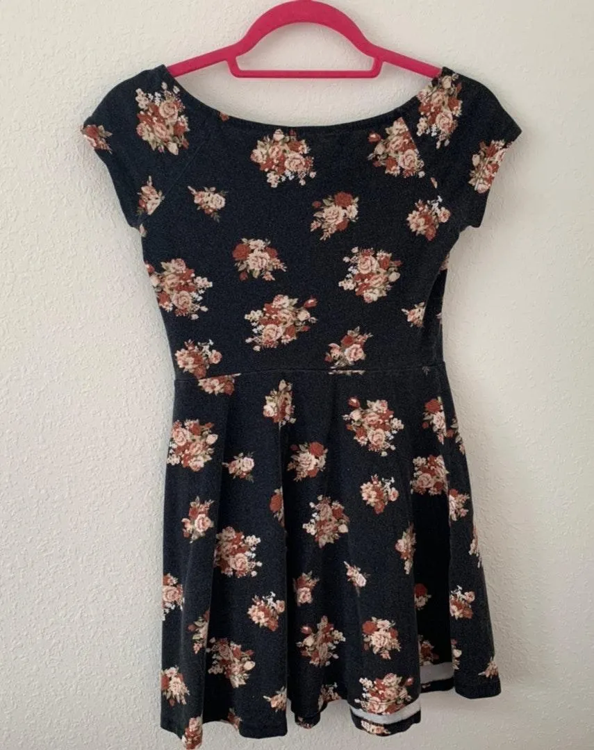 Forever 21 Floral Skater Dress - Image 4
