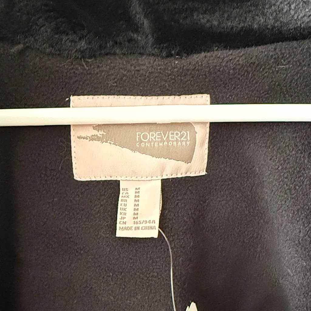 Forever 21 contemporary faux fur hooded jacket - Image 5