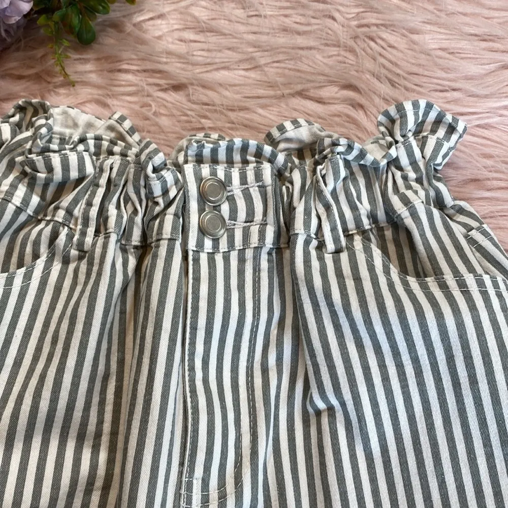 American Threads  White Grey Stripe Mini Skirt sz S - Image 3