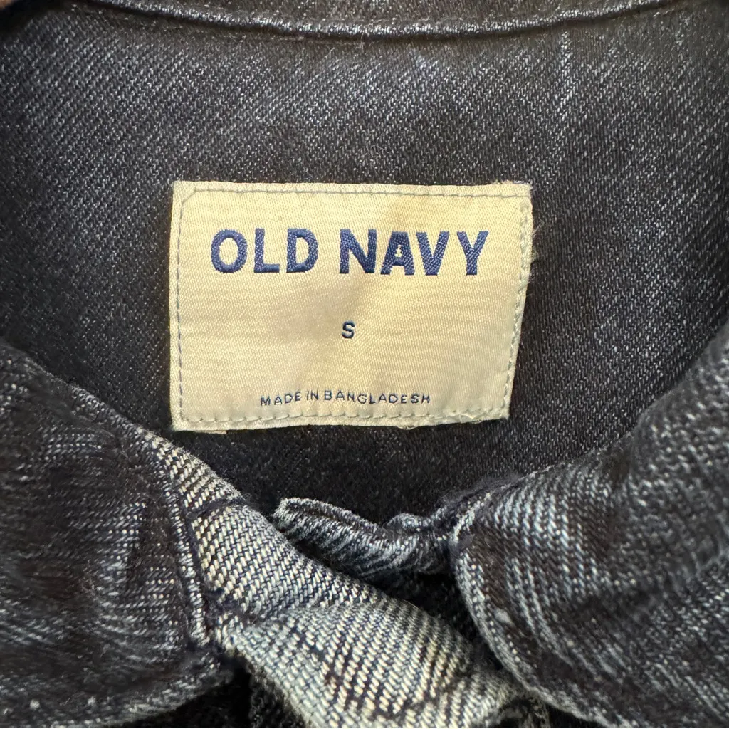 Old Navy Shirt‎ jacket. Denim. Small. Shacket. Chore barn Great quality. - Image 2