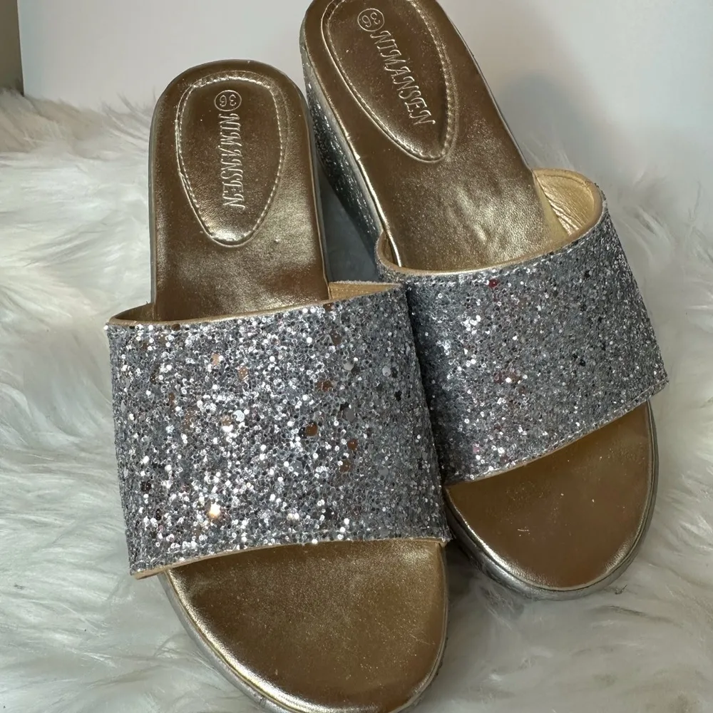 Silver Glitter Platform Shoes with Espadrille Sole Size 6 - Image 3