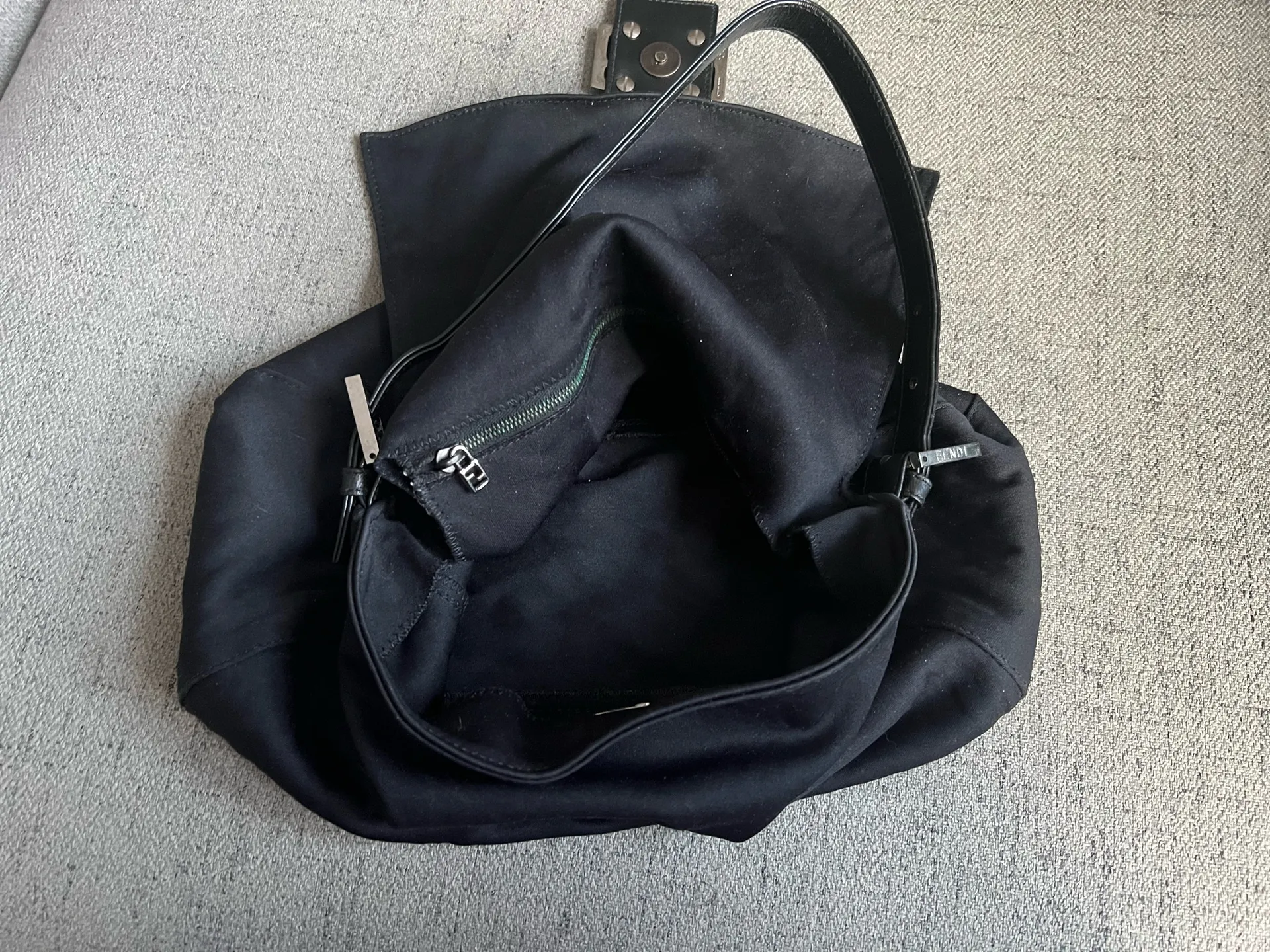 Fendi Vintage mamma baguette neoprene black shoulder bag - Image 16