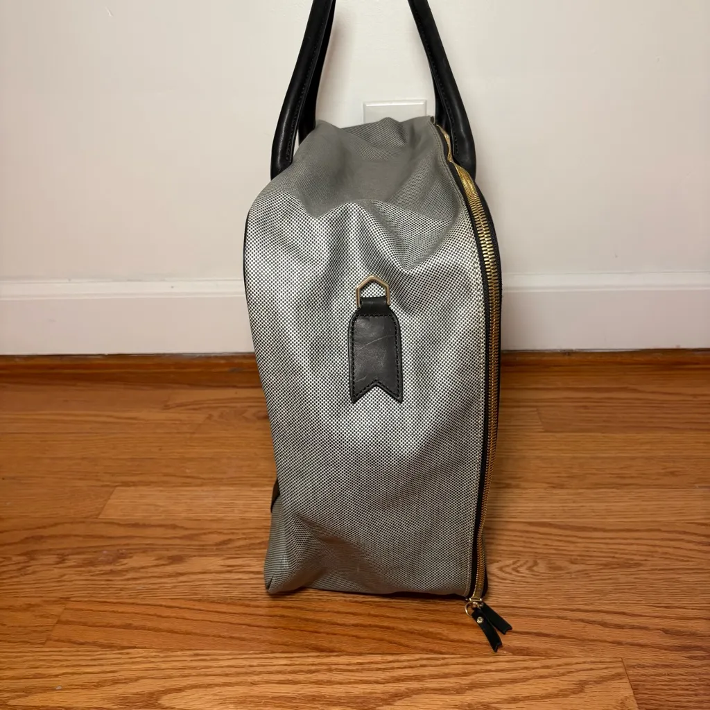 India Hicks Duke Weekender Travel Bag Overnight Luggage Black Gray Explore - Image 10