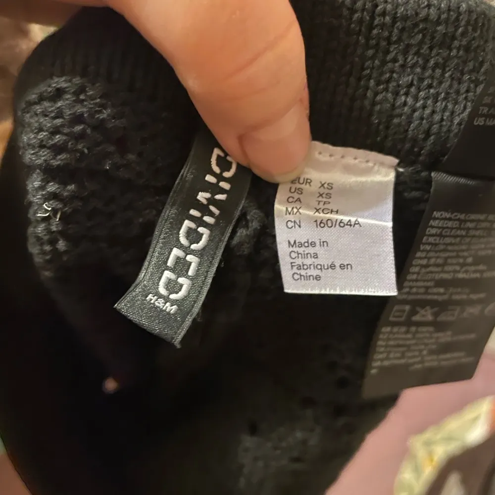 H&M DIVIDED BLACK CROCHET SHORTS - Image 3