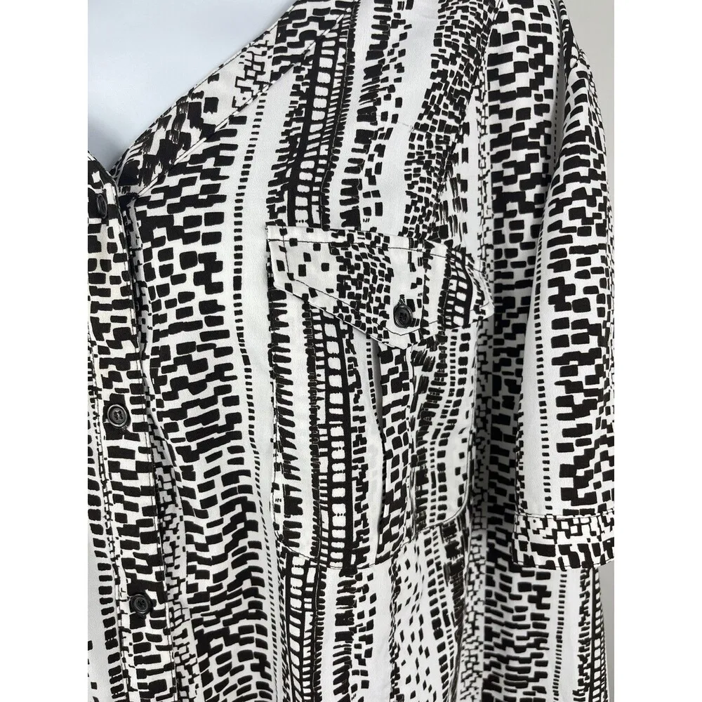 Maggie Barnes 4x Short Sleeve Button Up Brown & White Horizontal Patterned Top - Image 4