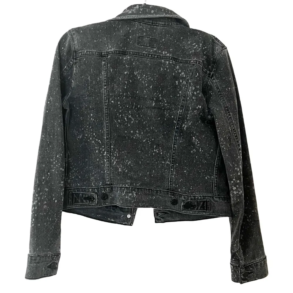 LEVI’S Paint Splatter Washed Black Denim Trucker Jacket Sz M - Image 2