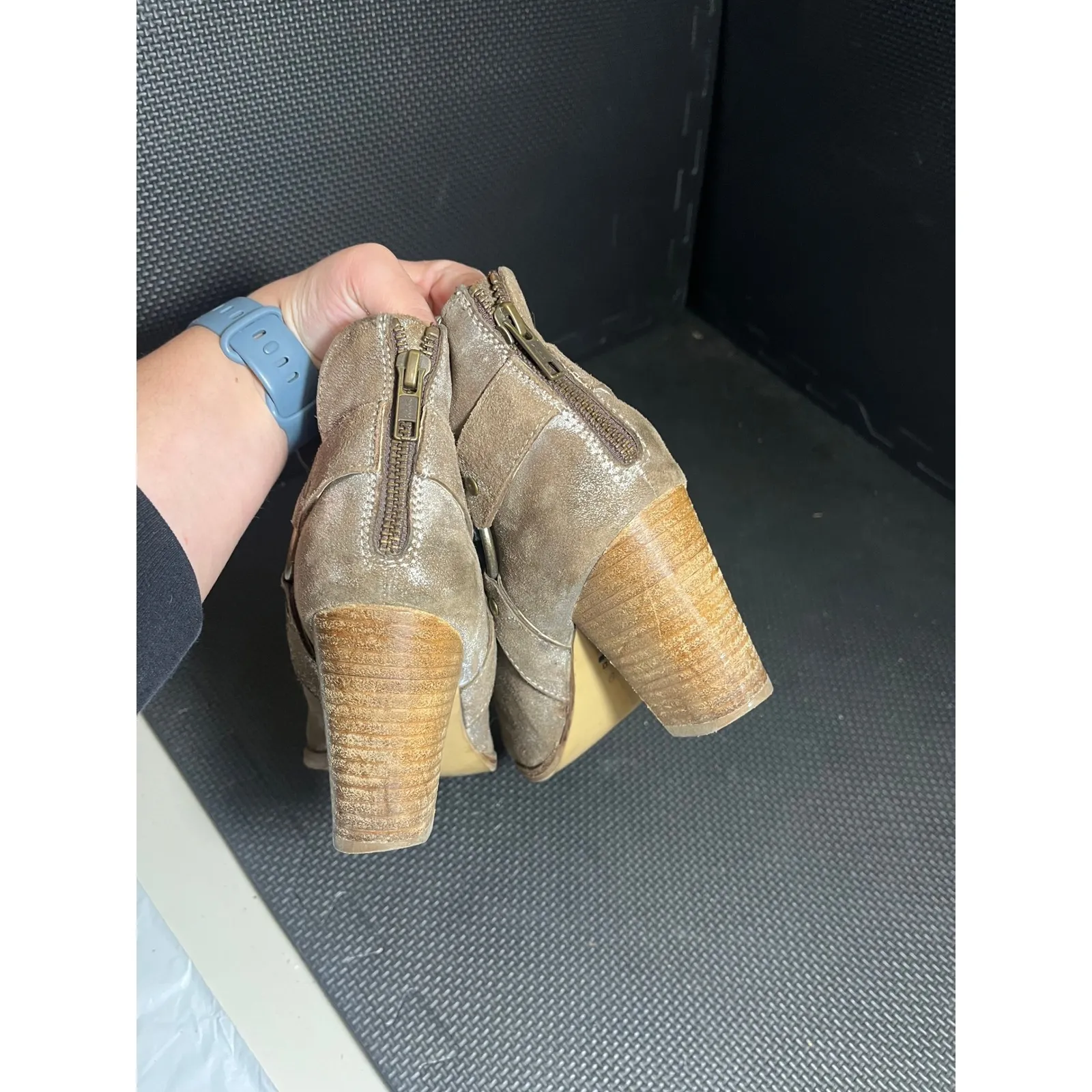 Ariat Unbridled Jaelle Western Leather Metallic Zipper Ankle Booties Boots 9M - Image 6