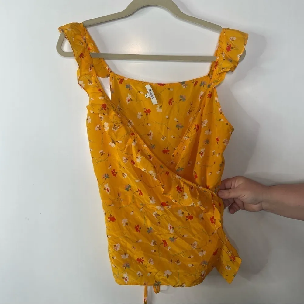 Madewell Silk Wrap Cami Top in‎ Painted Carnations Size 2 - Image 3