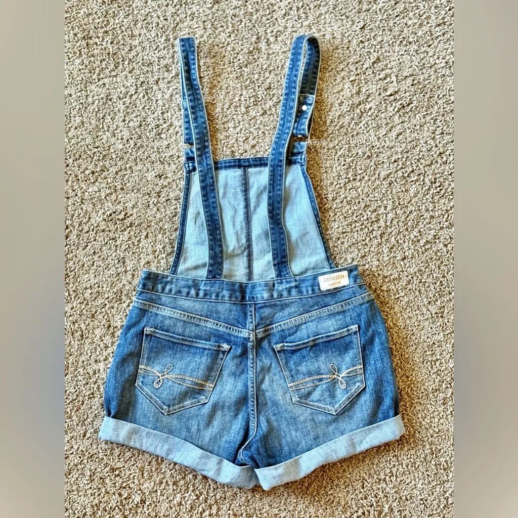 Women’s Size Small Levi's Light Blue Denim Short Overalls with Buttons - Image 2