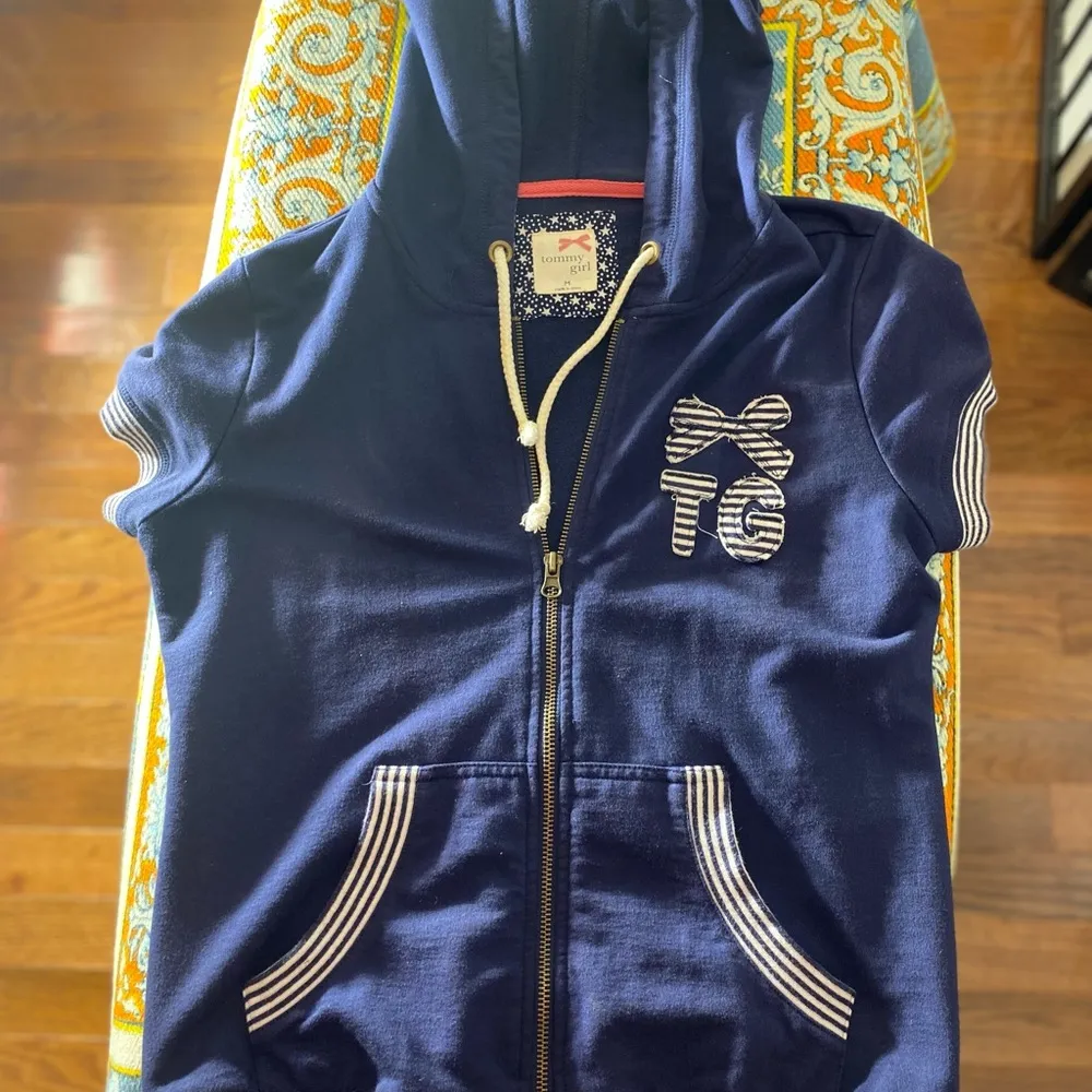 Tommy girls this jacket - Image 2