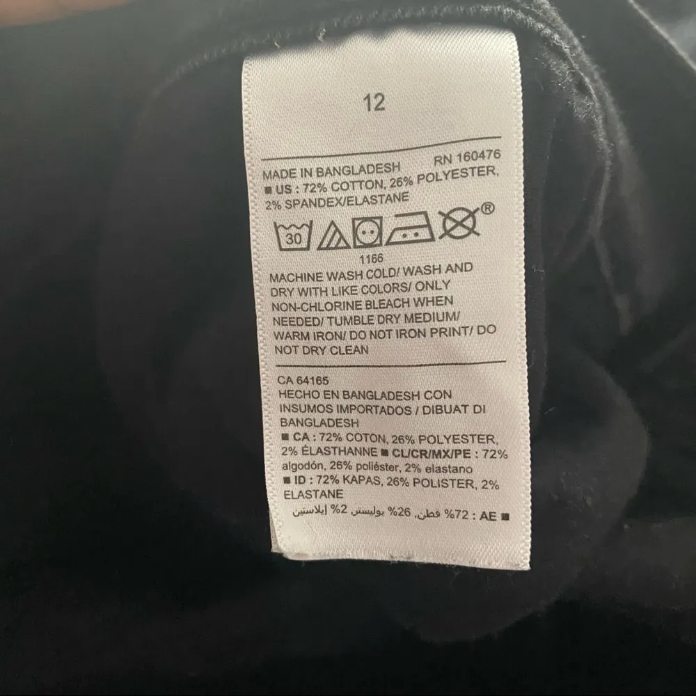 Old Navy black jean shorts size 12 - Image 4