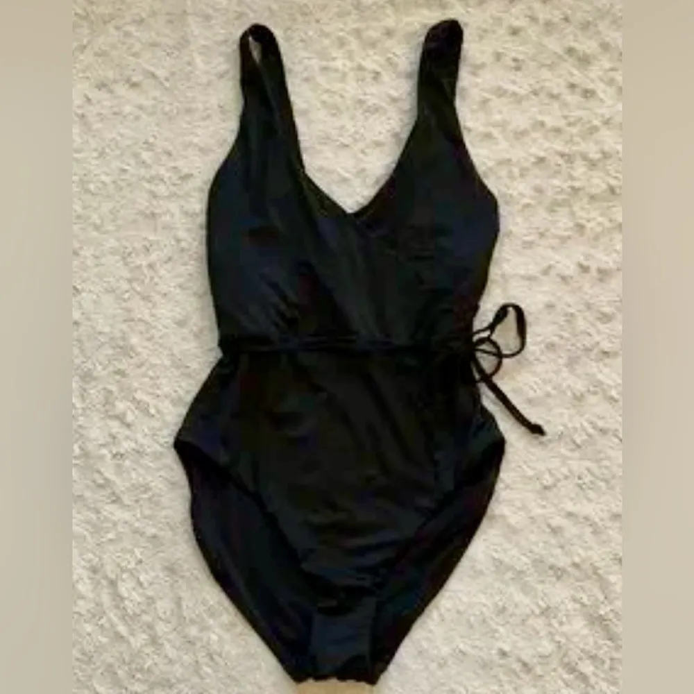 NWT -  Swim ‘Belmar’ One Piece Swimsuit in Flat Black | Size Medium - Image 8