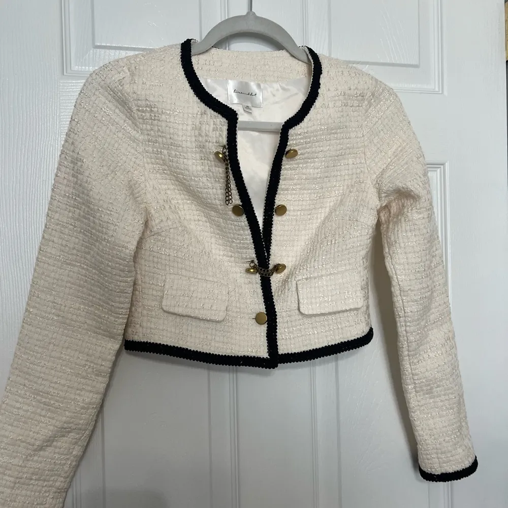 Line and Dot  Avery Cropped Chain-Embellished Top - Image 3