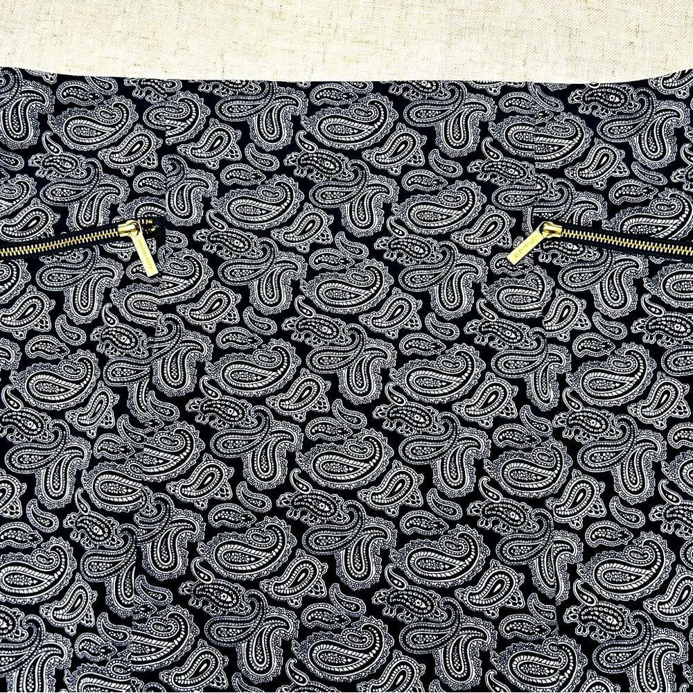 Michael Kors Navy & White Paisley Pencil Skirt Knee-Length Size 16W - Image 3