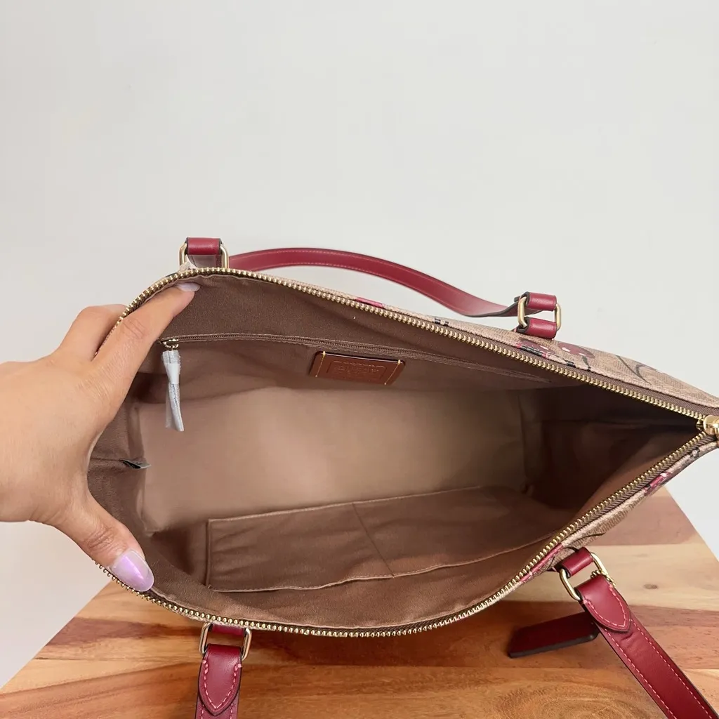 NWT Coach Gallery Tote‎ Bag In Signature Canvas With Cherry Print - Image 6