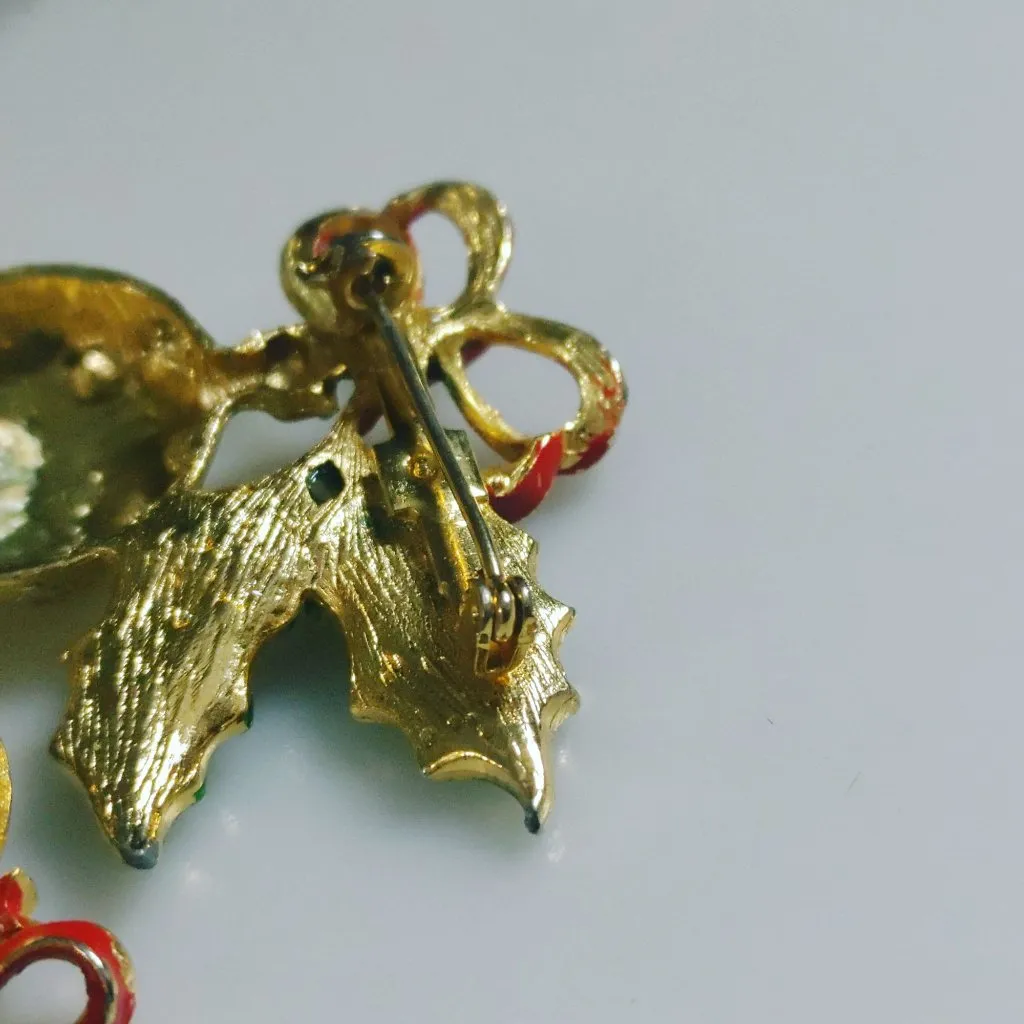 Christmas Ornament Brooch Clip On Earrings Set Vintage Red Bow Green Holly Leave Gold - Image 5