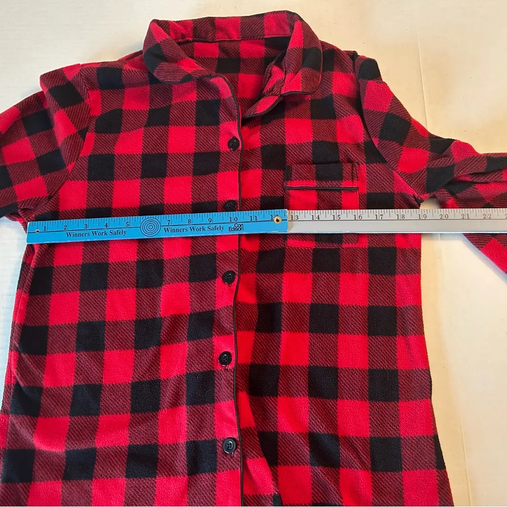 Red and Black Buffalo Plaid Women’s Button-Up Shirt size Medium - Image 6