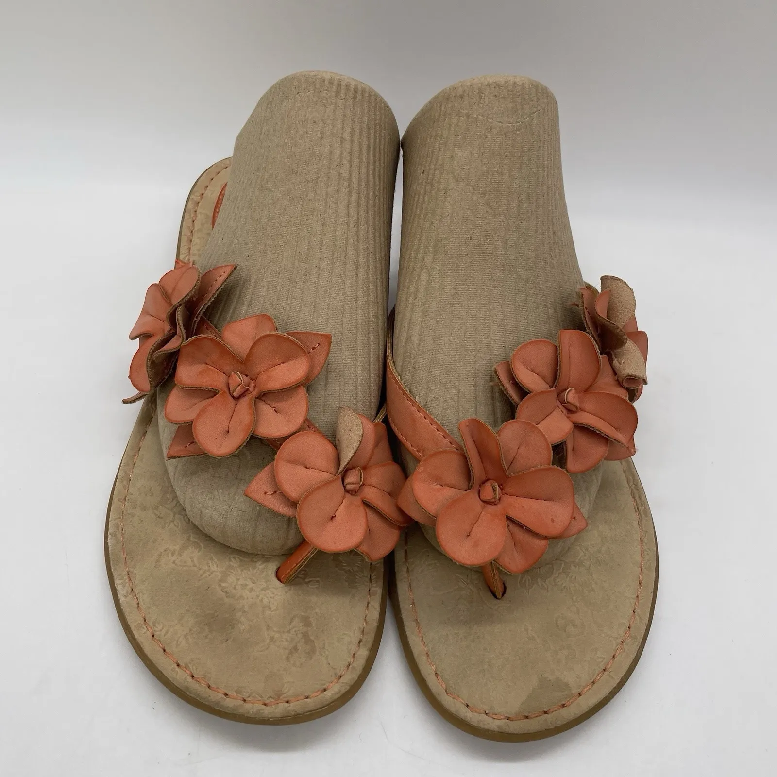 BOC Børn Womens 8 Thong Sandals Orange Vegan Leather Flower Flip Flop Slide Shoe - Image 3