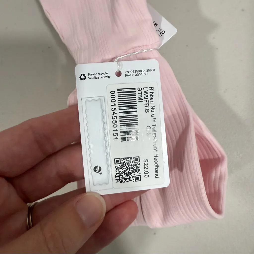 Lululemon Womens Ribbed Nulu Twist-Front Headband
Strawberry Milkshake NWT - Image 7