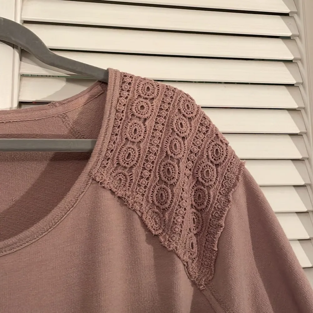 Maurice’s 1X lilac purple short sleeved sweatshirt - Image 4