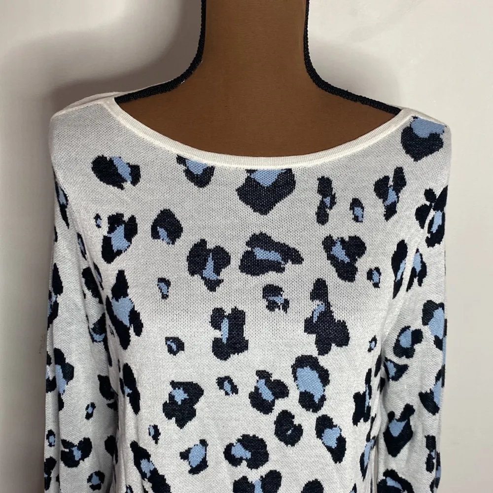 Chico’s animal print boatneck leopard print sweater cream blue and black US sz M - Image 5