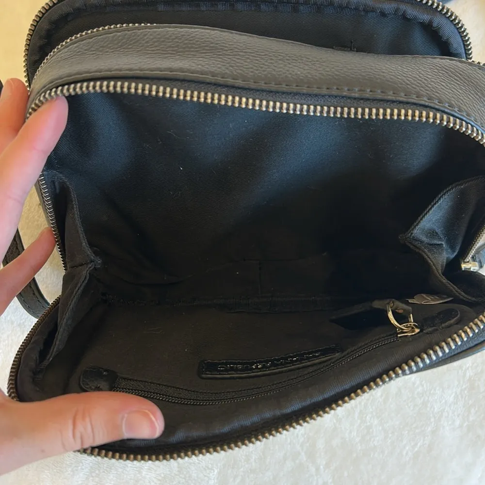 Banana Republic Harper Double Zip Camera Crossbody - Image 7