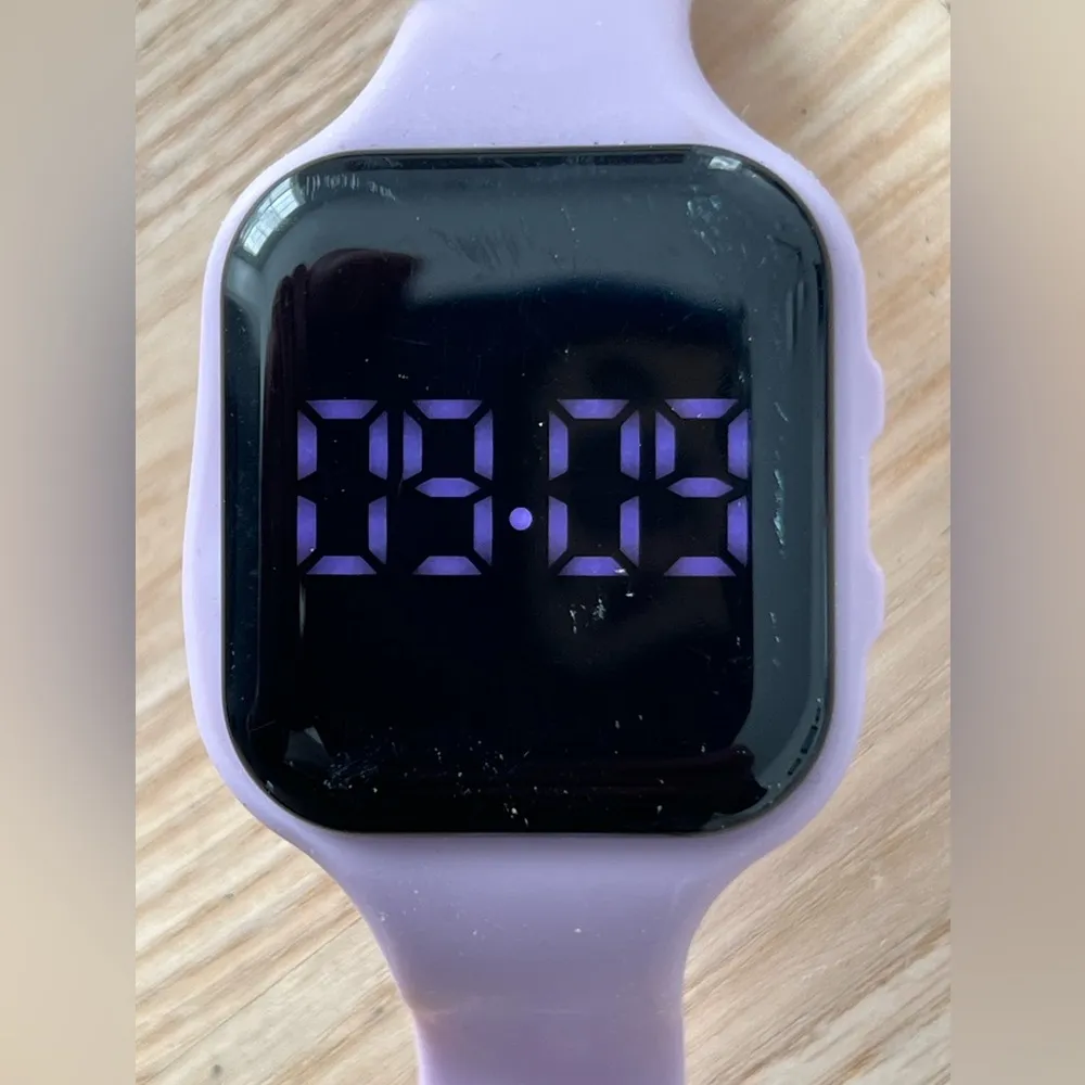 Fashion Watch Unbranded Purple - Image 2