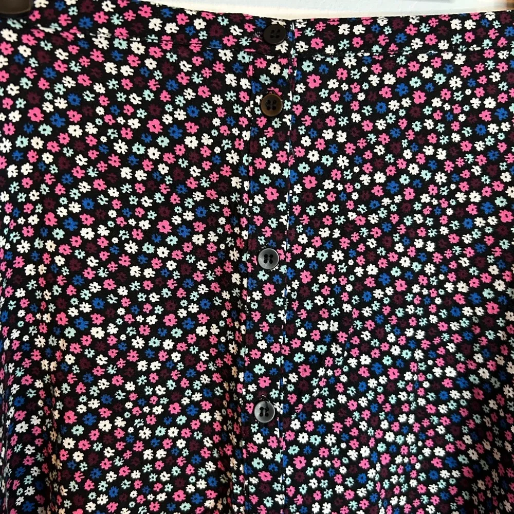 H&M DIVIDED MICRO FLORAL MINI SKIRT - Image 3