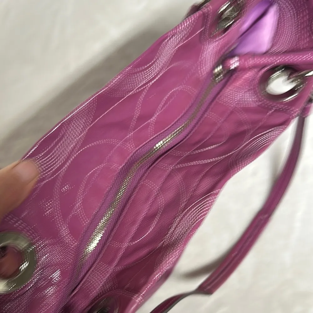 Coach Pink Tote Bag with Signature Design - Image 15